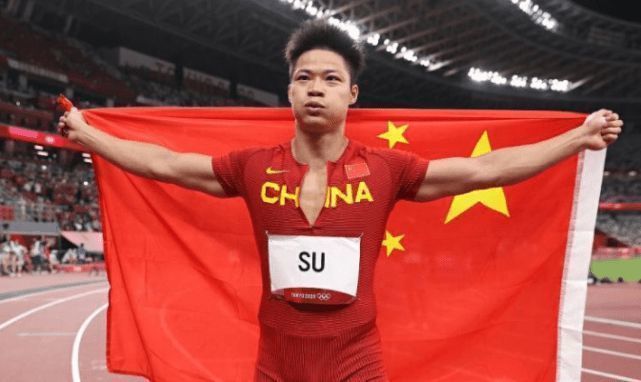 姚晓棠泳装图片
